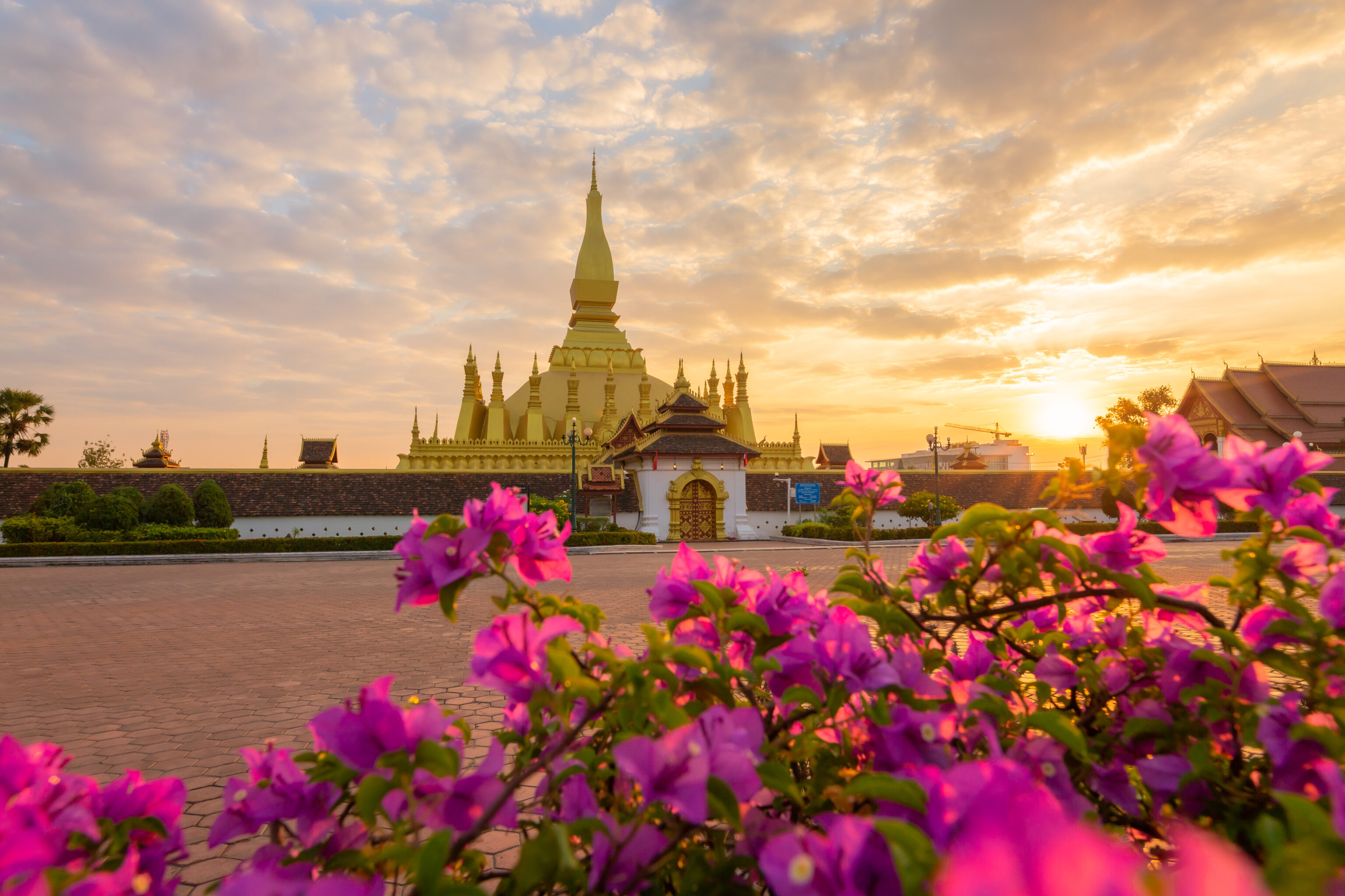 Pha That Luang, Vientiane,Golden,Pagoda,In,Vientiane,,Laos.,Sun