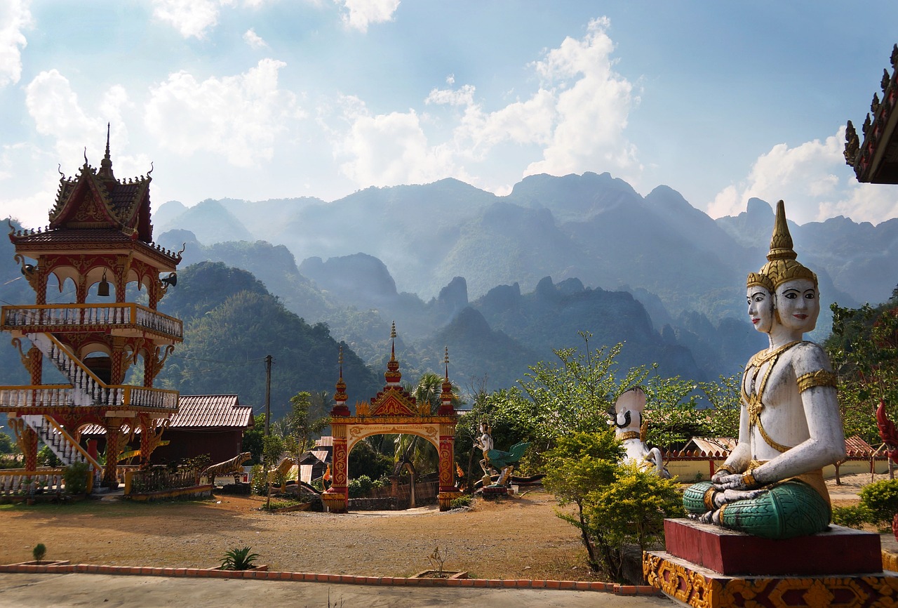 Tempel en natuur in Vang Vieng