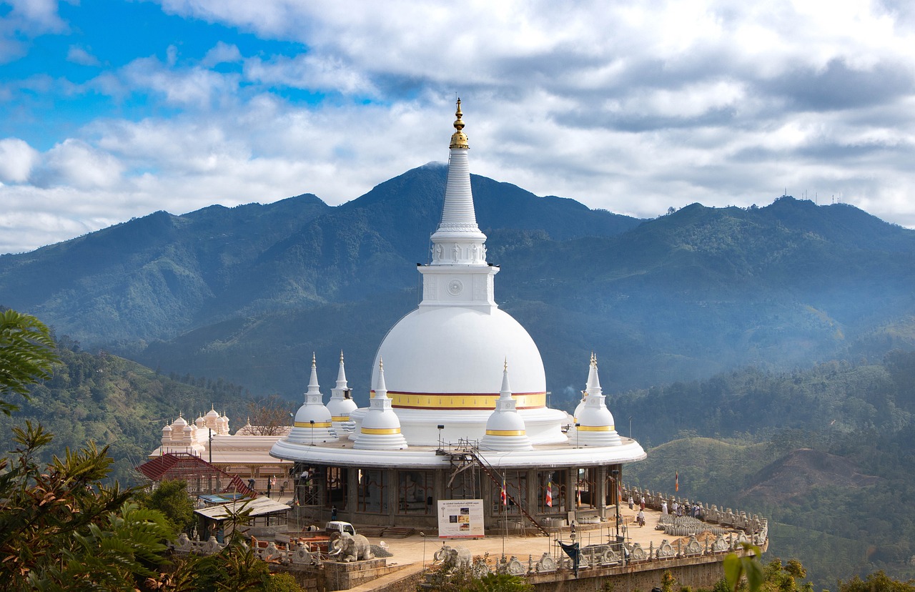 De Boeddhistische Pagode in Mihintale in Sri Lanka