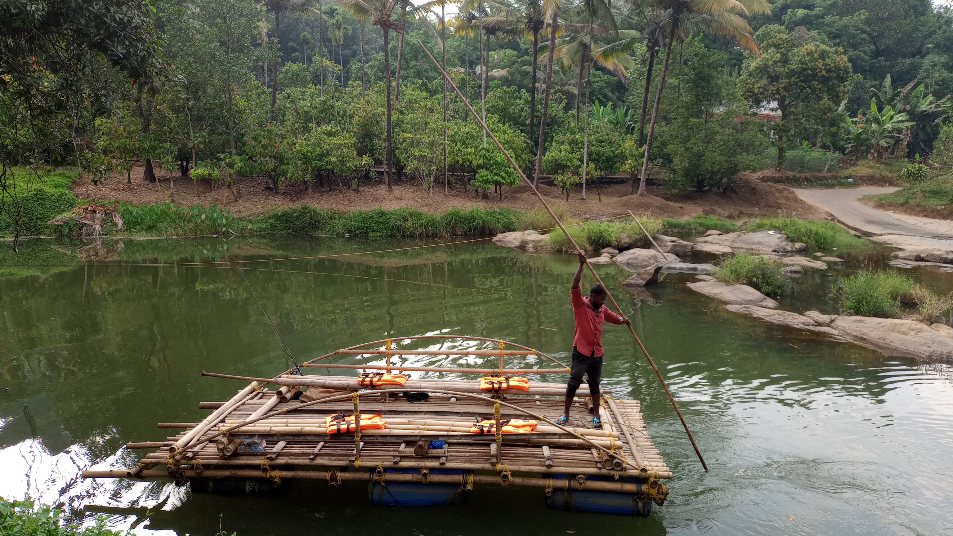 bamboo rafting in Kerala