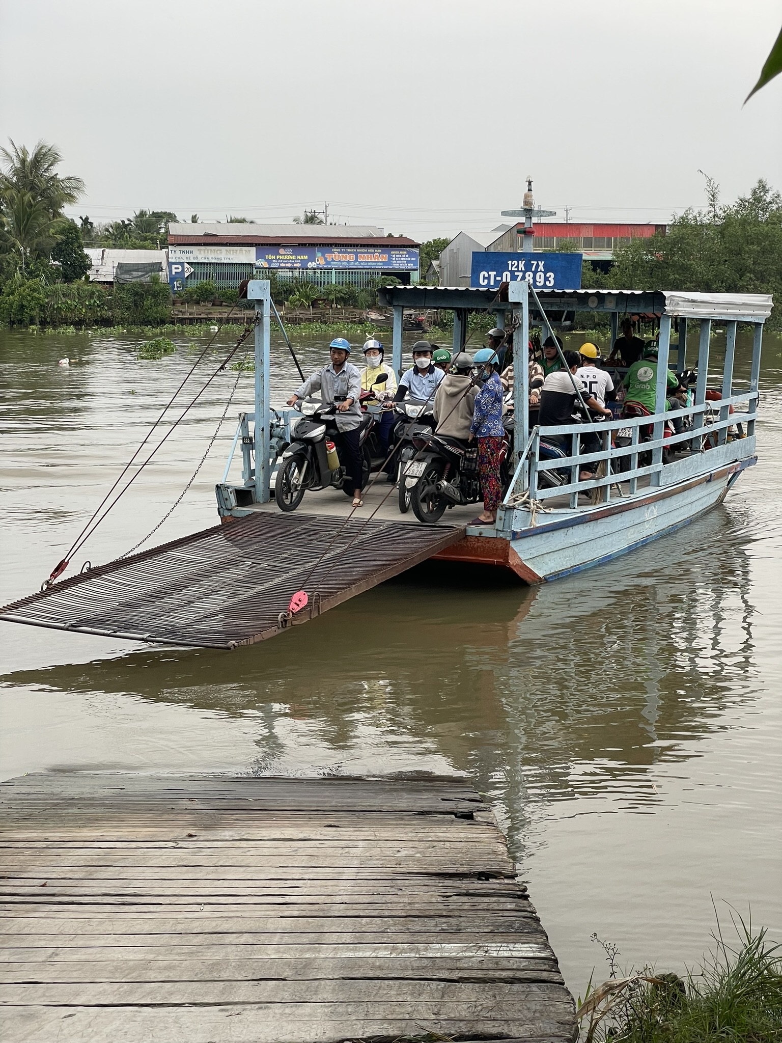 Per pondje over varen